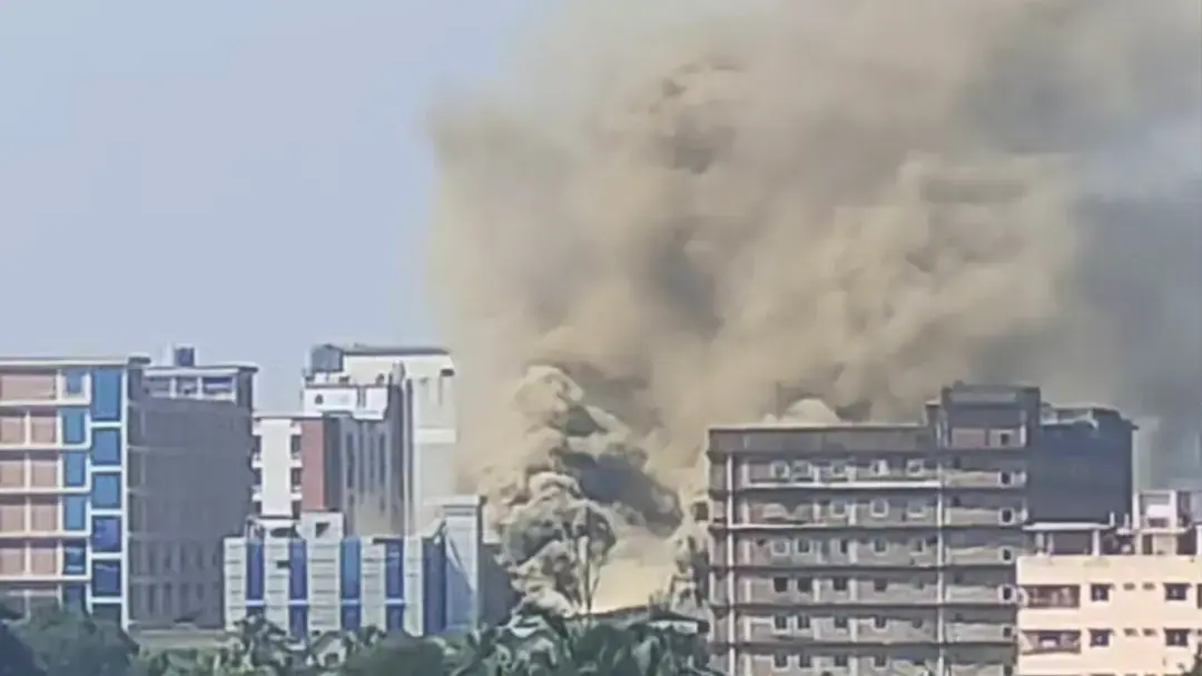 গাজীপুরে ওষুধ কারখানায় আগুন, নিয়ন্ত্রণে কাজ করছে ৮ ইউনিট